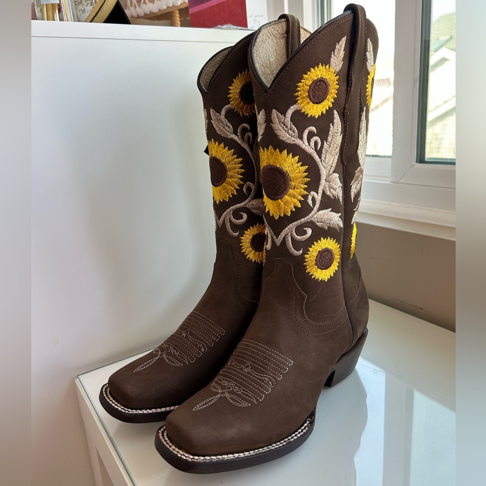 Centenario Brown Suede Cowboy Boots with Sunflower Embroidery
